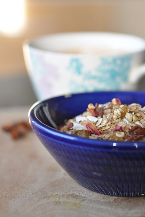 Floral Muesli with a Taste of Winter - Straightforward Nutrition