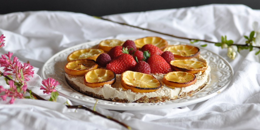 Raw Lemon “Cheese” Cake – with Summer Berries